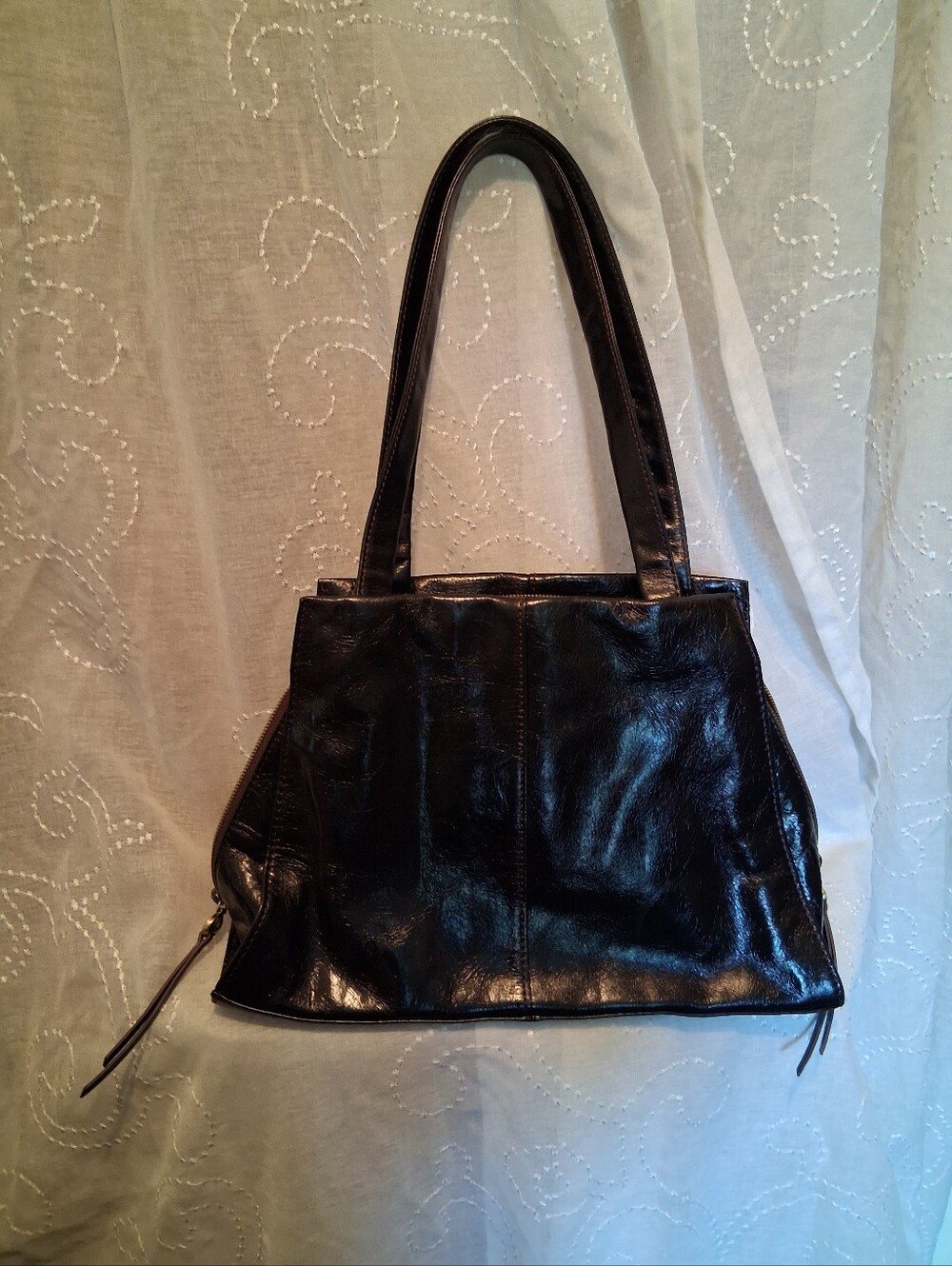 HOBO Behold Black Top Grain Leather Shoulder Bag NWOT With Dustbag